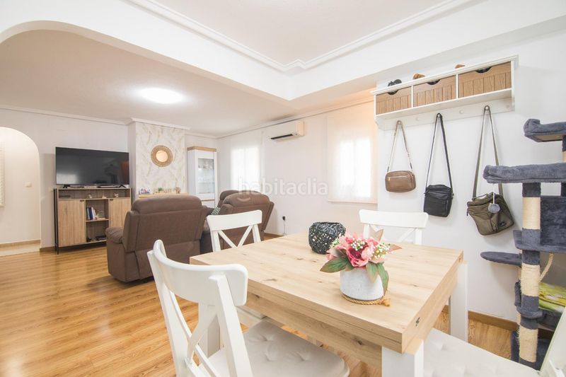 Foto b1905503-9dff-4d3c-8772-30c7e33deae5. Casa amb aparcament a Monforte del Cid