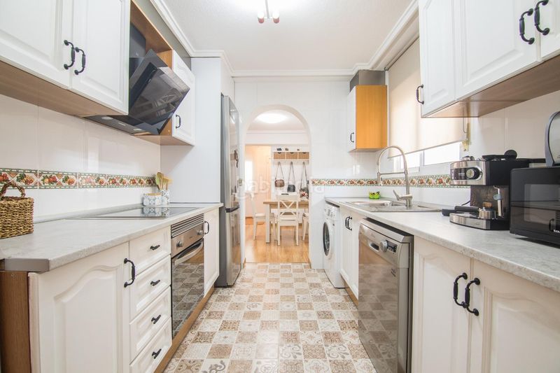 Foto b7f0e81b-becc-421d-bd70-ae42cb43462a. Casa amb aparcament a Monforte del Cid