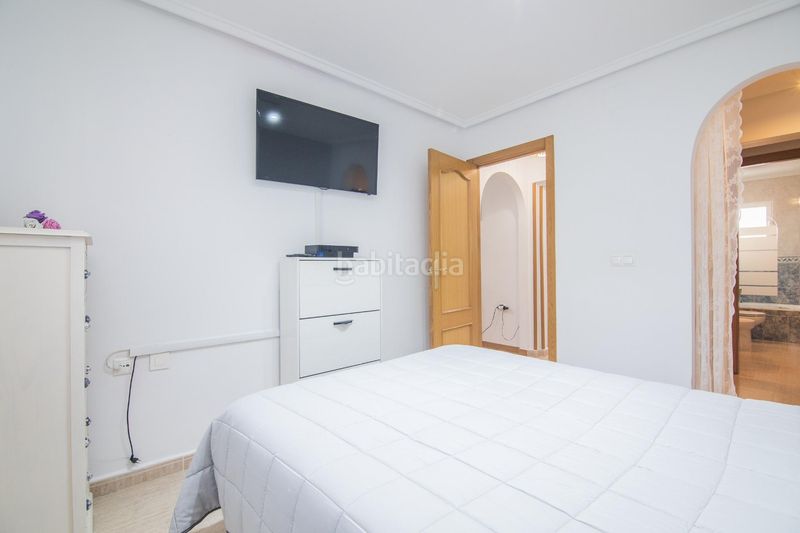 Foto c0ee2a95-bb25-4d4b-93a3-bbdf3fc14b3a. Casa amb aparcament a Monforte del Cid