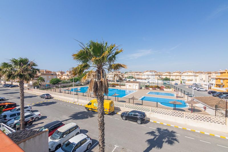 Foto 80f49203-051e-4c0f-b603-e4baf7e11f22. Maison avec parking piscine dans Monte Faro-Altomar II Santa Pola