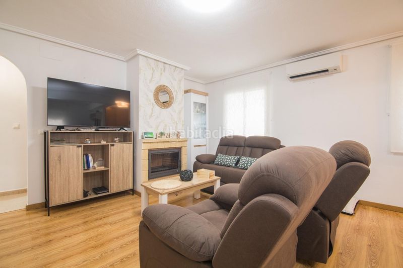 Foto d739e48e-febe-44af-bd9d-5e19a22e59be. Casa amb aparcament a Monforte del Cid