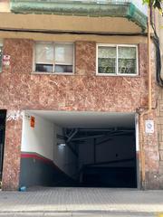 Lloguer Aparcament cotxe a Carrer de guifré 100. Plaza para coche mediano