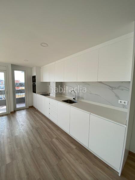 Foto 2000fc6d-4e91-46f9-a3dc-82dc3de69971. Flat in carrer sant bru 60 bis in Casagemes Badalona