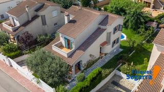 Haus  Carrer d'anselm clavé. Descubre la exclusividad en els masos!