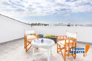 Dúplex  Carrer olot. Tu hogar a 500 metros de la playa te espera!