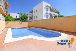 Appartement  Carrer tenis. Piso con parking y piscina comunitaria, a 700 m de la playa en r