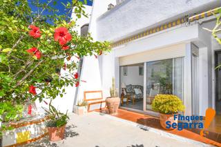 Casa  Carrer d'ilerda. Tranquilidad, comodidad y todo a tu alcance!