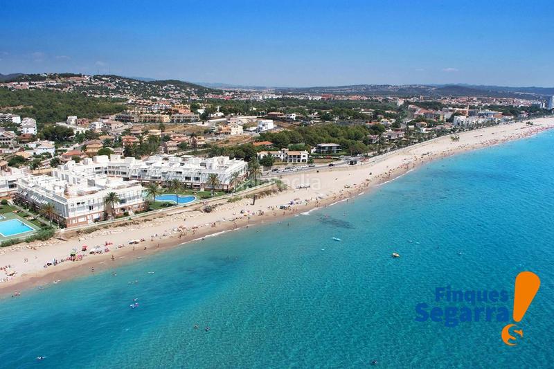 Foto 51652ae1-bfd1-4922-bf2e-f34feea91120. Casa adossada a Coma-ruga platja Coma-ruga