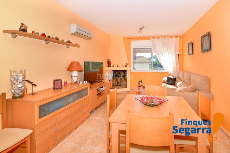 Foto 5eb2d26f-67c1-442e-ae20-a229adf05c58. Maison jumelée avec chauffage parking dans Bonastre