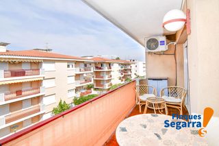 Pis  Manresa. Piso con terraza a 300m de la playa