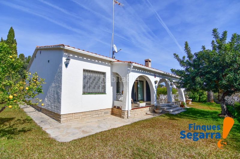 Foto 502c3832-4b85-4809-96f7-38d686ed91cb. Casa amb aparcament a Els Masos - Els Garrofers Coma-ruga