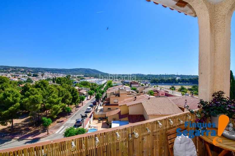 Foto f43f609d-6872-49d1-b274-51ae6539d6f1. Pis amb aparcament a Roda de Barà