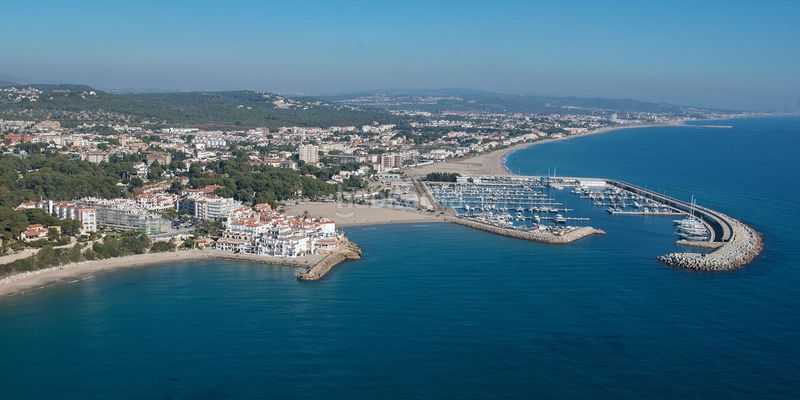 Foto a25b4d83-7d5c-4b17-978b-53670a8bfa9e. Pis a Coma-ruga platja Coma-ruga