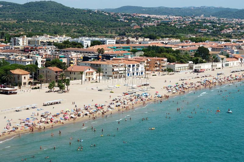 Foto ee69cc58-3afb-4b78-ab25-38ca2845aa3e. Pis a Coma-ruga platja Coma-ruga
