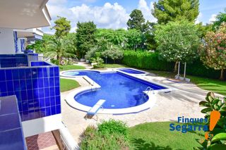 Appartement  Calle mas garbí. Piscina, parque infantil, parking y trastero