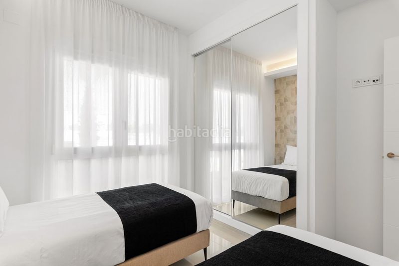 Foto 9705d579-796c-4400-9900-f3e6c2f5a476. Àtic amb piscina a Rojales