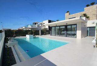Chalet  Saavedra fajardo. Villa marta  exclusiva villa de lujo con piscina y solárium a 30