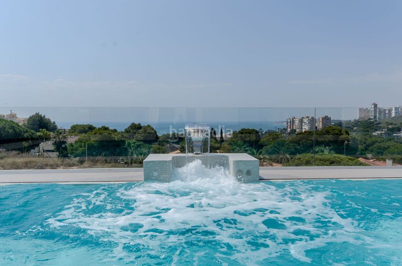Foto 46a5bdab-8693-4d8a-984a-3f8c17367090. Xalet amb calefacció piscina a Campoamor Orihuela