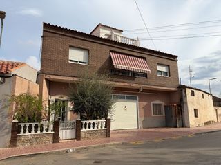 Maison jumelée  Las palas. Amplia vivienda independiente en el centro de fuente álamo