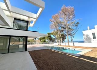 House in Las Rotas / Les Rotes