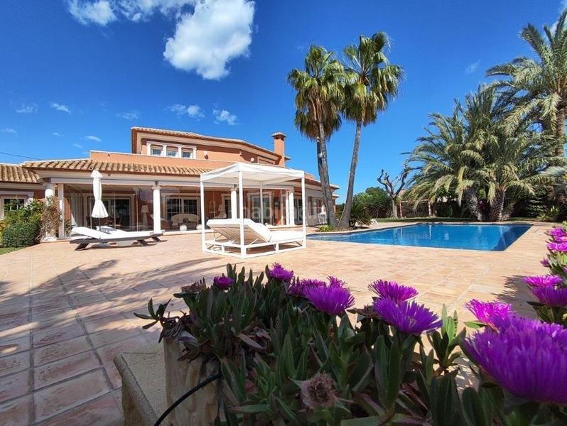 Foto 2c96951c-1161-4cc5-ba20-d091db5d68b9. Casa amb calefacció piscina a Les Bassetes - El Marjal Dénia