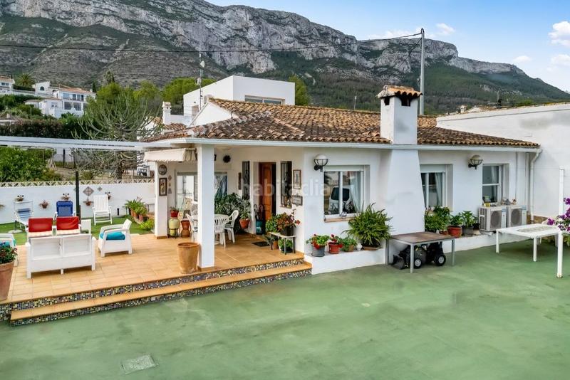 Foto 651ea439-eb5e-467c-9e53-ce735fc3c2b0. Casa amb piscina a El Montgó Dénia