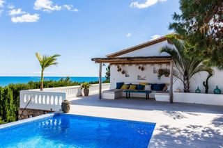 House in Las Rotas / Les Rotes. Exclusiva villa de lujo con impresionantes vistas al mar en las