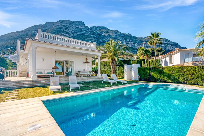 Foto a84bc00d-4c44-4abb-b982-93ff0f8c95e8. Casa amb calefacció piscina a El Montgó Dénia