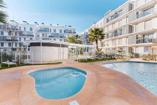 Penthouse in El Montgó. Ático dúplex moderno con terraza privada y vistas al montgó, en