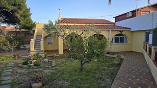 Casa adossada a Devessa - Monte Pego. Chalet pareado en las marinas km 10, a 250 m de la playa