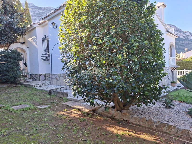 Foto b3c3b1a1-5d75-447c-9102-577d8418333b. Casa amb piscina a El Montgó Dénia