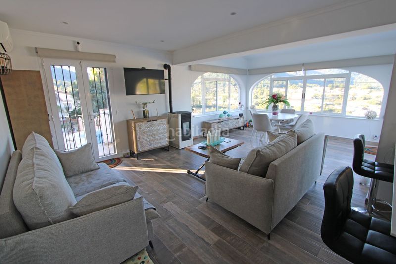 Foto b83137b3-8810-4098-a410-dc59a29dd45f. Casa chalet con piscina a la venta en Orba