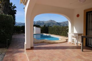 Casa in Benidoleig. Bonito chalet en benidoleig