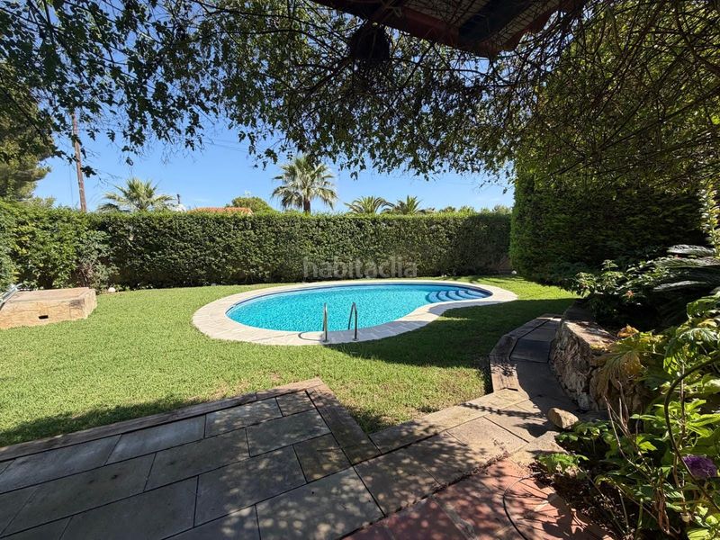 Foto 5a429e81-f915-4b79-856a-89bc479691d2. Casa amb piscina a El Montgó Dénia