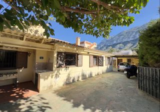 Casa en El Montgó. Chalet en denia