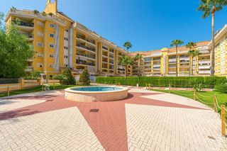 Piccolo appartamento in La Pedrera-Vessanes. Apartamento centrico con piscina comunitaria