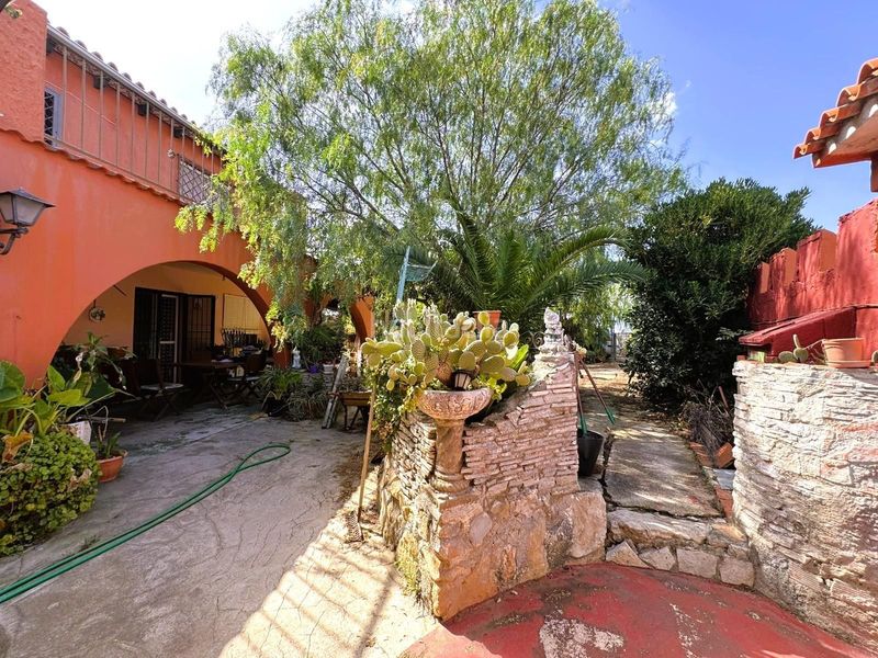 Foto f4dd2491-c734-4393-9aa2-6e4cec136d0b. Casa amb piscina a El Montgó Dénia