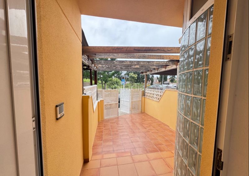 Foto 9384c29e-f635-42ac-969e-0eb576d7b727. Casa adossada a Centro Urbano Dénia
