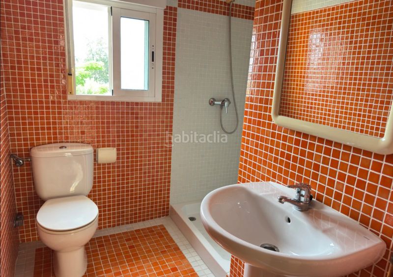 Foto c37d1d28-2020-49a7-bc73-de4daaa7e873. Casa adossada a Centro Urbano Dénia