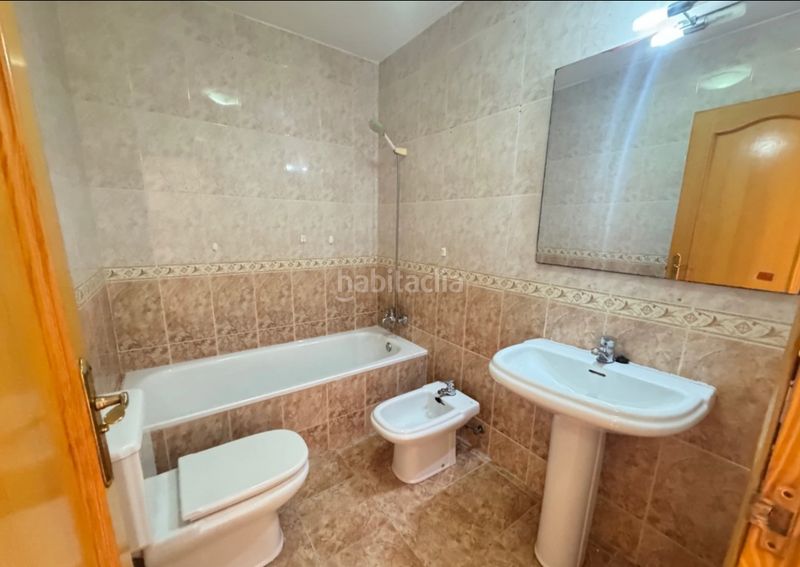 Foto eb5f016d-a27a-4490-a8b6-1bf35175fcba. Casa adossada a Centro Urbano Dénia