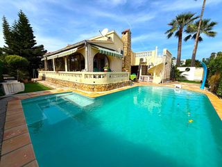 Casa in Les Bassetes - El Marjal. Acogedor chalet en zona de las marinas