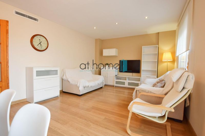 Foto f2c83798-bec5-41e7-81c3-51122871d645. Location appartement avec parking dans Centro Bétera