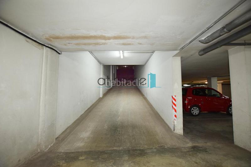 Foto ed3cd64c-fa10-4afd-928f-abbe346bc99e. Aparcament cotxe a Puçol ciudad Puçol