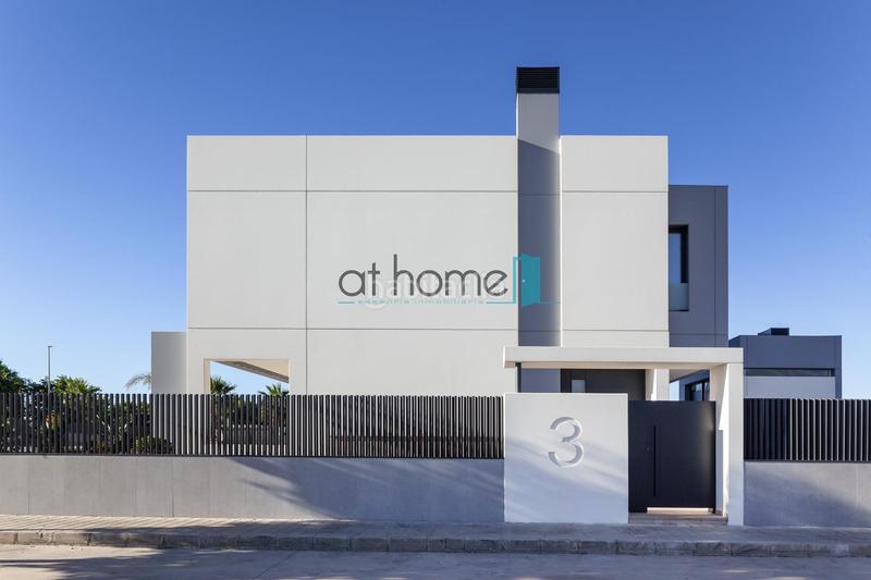 Foto a28b8f3a-cc2d-4d72-b9af-00d33b70554d. Casa , la casa perfecta en primera línea de playa en Almenara