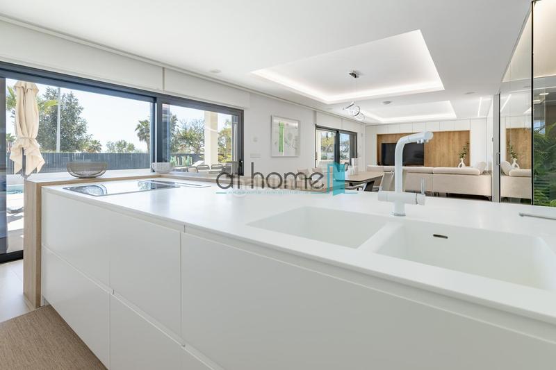 Foto a2aaee9f-3b1b-432c-b043-0a7d4ead84a4. Casa , la casa perfecta en primera línea de playa en Almenara