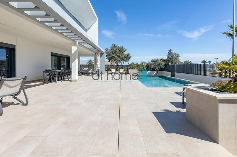 Foto b59266cf-1292-4b05-831d-446d40e8645a. Casa , la casa perfecta en primera línea de playa en Almenara