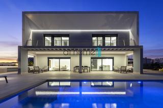 Haus  Carrer costa brava. Almenara, la casa perfecta en primera línea de playa