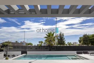 Casa  Carrer costa brava. Almenara, la casa perfecta en primera línea de playa