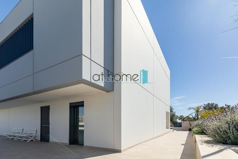 Foto e38fd59d-e79d-48d4-8f8d-c9359e35fda7. Casa , la casa perfecta en primera línea de playa en Almenara