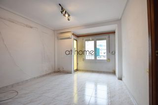 Pis  Calle de llorca. Valencia, céntrico piso de 3 habitaciones